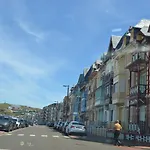 Отель Le Treport 2*